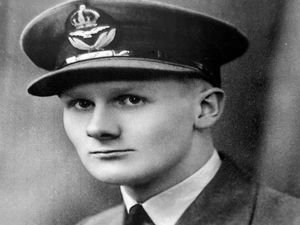 Supporting image for story: The war hero who was recruited to create movie magic in Shropshire's skies