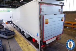 The lorry stopped at Dover port