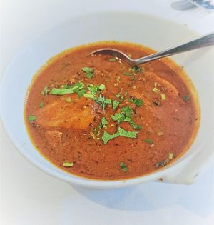 A hot chicken madras