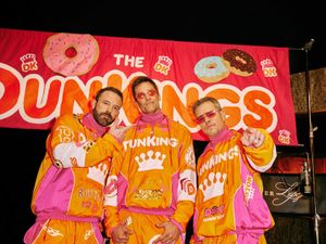 Supporting image for story: Ben Affleck serenades wife Jennifer Lopez in hilarious Super Bowl advert