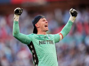 Supporting image for story: Dean Henderson eyes World Cup chance with England after FA Cup final heroics