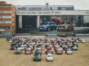 Supporting image for story: Mini cutting 400 jobs at its Oxford factory