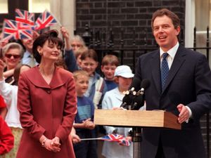 Supporting image for story: Starmer needs to outdo Blair to win majority as new boundaries make task harder