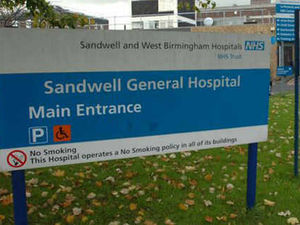 Supporting image for story: Hospital workers get thank you letters for not being sick