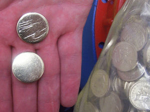 Supporting image for story: Fake £1 coins factory found in Wombourne