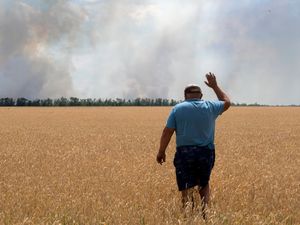 Supporting image for story: Russian and Ukrainian militaries discuss freeing grain exports