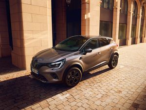 Supporting image for story: Renault adds Rive Gauche limited-edition to Captur range