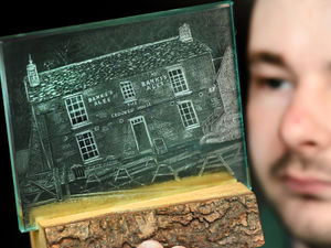 Supporting image for story: Aspiring artist immortalises Crooked House pub in glass 