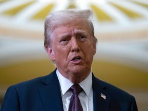 Supporting image for story: Kremlin welcomes possibility of meeting between Trump and Putin