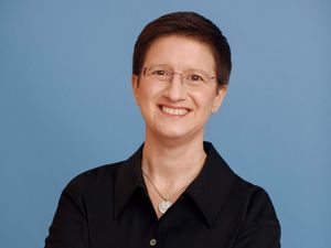 Supporting image for story: Top business award for London Stock Exchange chief executive