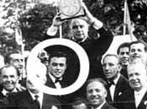 Supporting image for story: Pavarotti at Llangollen 1955-95