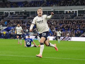 Supporting image for story: Jarrod Bowen helps Nuno Espirito Santo start West Ham reign with draw at Everton