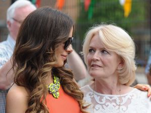 Supporting image for story: Kate Beckinsale announces death of her actress mother