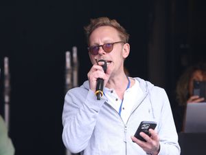 Supporting image for story: Police officers who posed with Laurence Fox ‘didn’t know who he was’