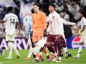 Supporting image for story: Kylian Mbappe sinks Man City and PSG progress with thumping win over Brest