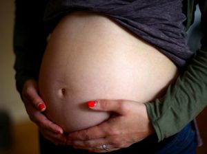 Supporting image for story: Epidurals cut risk of severe childbirth complications by 35%, research finds