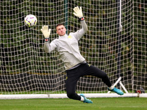 Supporting image for story: Wolves head coach welcomes goalkeeper competition