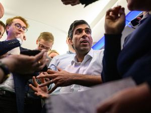 Supporting image for story: Sunak boosts Tories but poll still suggests Government will lose next election