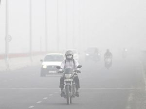 Supporting image for story: Pictures of New Delhi show just how bad its smog problem is