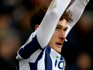 Supporting image for story: West Brom boss fumes at 'probably 10th apology letter of season' as he condemns decisions