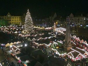 Supporting image for story: Enchanting Christmas markets
