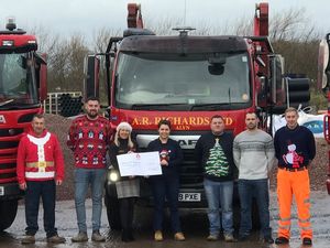 Supporting image for story: £2,000 donated to Midlands Air Ambulance