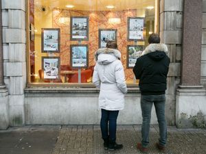 Supporting image for story: House hunter inquiries fall as stamp duty holiday tapered