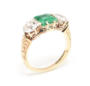 The three stone emerald and diamond ring that sold for £10,000