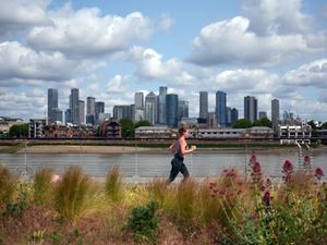 Supporting image for story: Temperatures hit 26C in warm end to UK’s sunniest spring on record