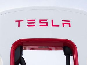 Supporting image for story: Everything wrong with Tesla