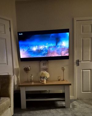 Kelsey O'Mahoney and Russell Edwards' place in the UK. 