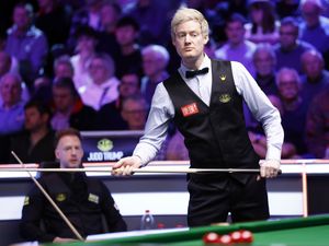 Supporting image for story: Judd Trump-Neil Robertson match briefly suspended as spectator taken ill in York