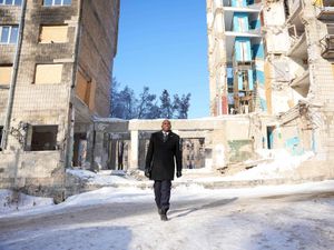 Supporting image for story: Britain and Ukraine stand ‘shoulder to shoulder’, Lammy says on Kyiv visit