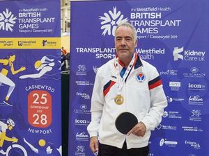 Supporting image for story: Man with 25pc lung capacity brings back gold from transplant game