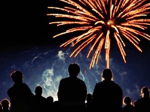 Supporting image for story: Bonfire Night 2025: What's on in Shropshire and how to get tickets for firework displays