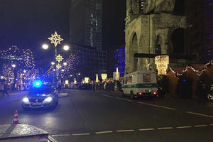 Police on the Kurf?rstendamm, Berlin (Claire Hayhurst/PA Wire)