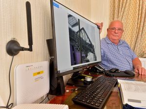 Supporting image for story: Home working nightmare as Shropshire road left without internet for a fortnight