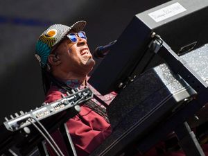 Supporting image for story: Stevie Wonder reveals kidney transplant at BST concert