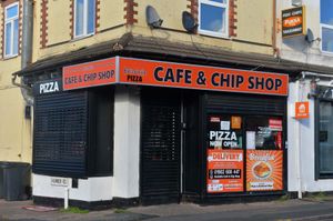 Supporting image for story: Wolverhampton takeaway given zero hygiene rating after inspectors found no antibacterial cleaning supplies or hot water 