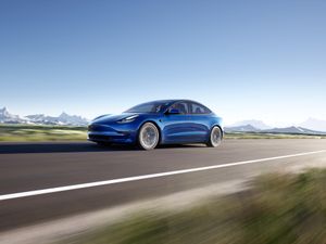 Supporting image for story: Second hand Tesla prices plummet as used buyers look away from EVs