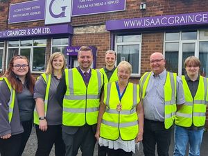 Supporting image for story: Mayors take tour of factory floor