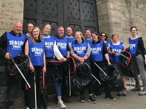 Supporting image for story: Warwick Castle holds river and litter clean up for World Oceans Day