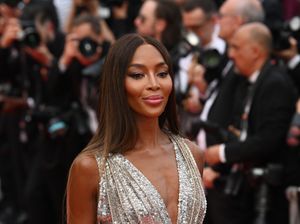 Supporting image for story: Naomi Campbell leads celebrities embracing motherhood later in life