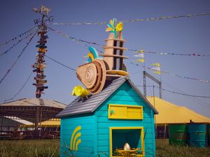 Supporting image for story: Robotic rooster will remind Glastonbury-goers of headline set start times