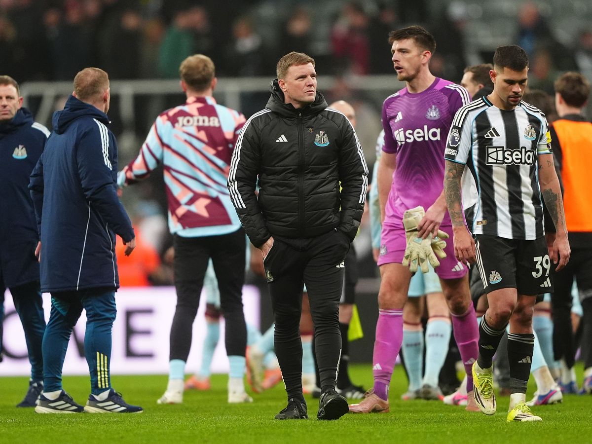 Eddie Howe takes &lsquo;full responsibility&rsquo; as Newcastle booed off after home loss