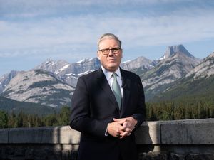 Supporting image for story: Starmer hints he will back assisted dying Bill ahead of crunch vote