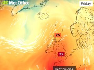 Supporting image for story: Heatwave on way to region as temperatures set to soar