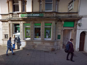 Supporting image for story: Masked robbers attack Newport bank cash van

