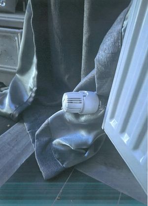 The thermostat on the radiator was installed horizontally instead of vertically