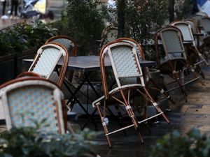 Supporting image for story: Sunak must extend VAT cut and rates holiday, say hospitality chiefs